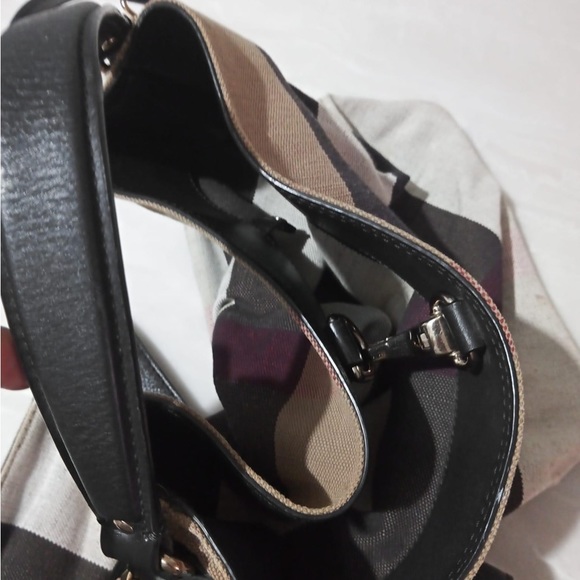 EUC - Burberry medium Susanna jute mega check bucket bag with two straps - Picture 6 of 13